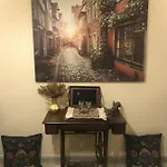 Anna\'S Traditional Hοme