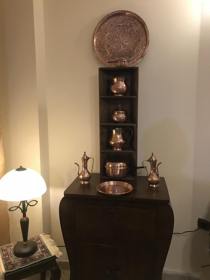 Anna's Traditional Hοme Apartment